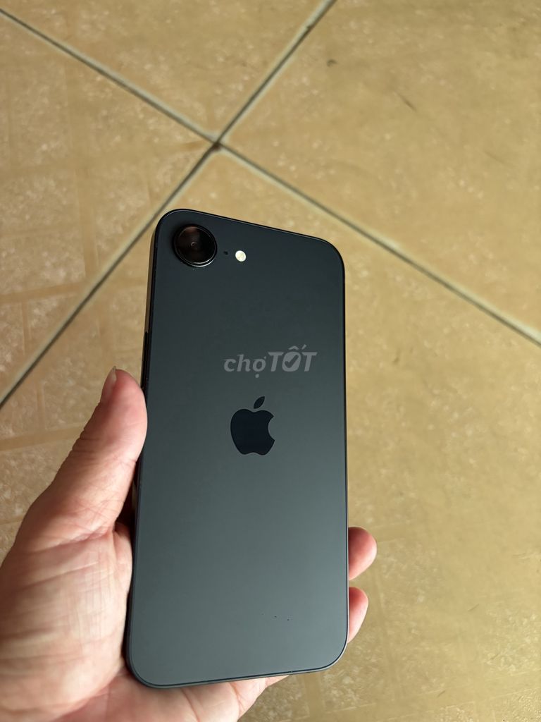 iPhone 16E 128G như mới zin áp pin con 100%/gl. Mua bán Điện thoại tại Quận Tân Phú Tp Hồ Chí Minh được đăng bởi Johntran hình 1