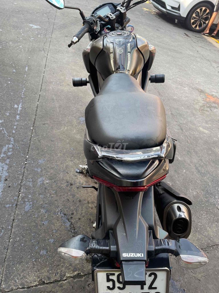 Suzuki Bandit chính chủ, BS TPHCM, ODO 14750. Mua bán Xe máy tại Quận 6 Tp Hồ Chí Minh được đăng bởi Hiền Trần hình 4