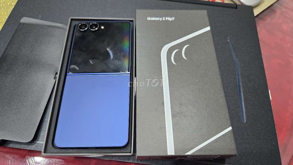 Samsung Galaxy Z Flip 7 Xanh Navy. Mua bán Điện thoại tại Thành phố Thủ Dầu Một Bình Dương được đăng bởi Nguyễn Chung hình 1
