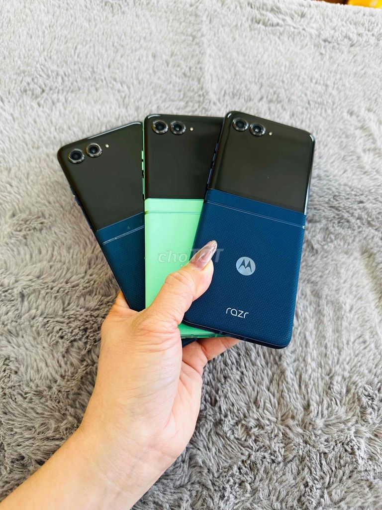 Motorola Razr 60 ram 8/256GB. Bảo hành 06 tháng. Mua bán Điện thoại tại Quận Bình Tân Tp Hồ Chí Minh được đăng bởi Hoàng Anh hình 1