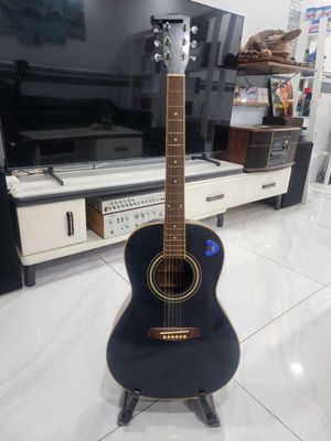 Đàn guitar madein korea còn mới đẹp
