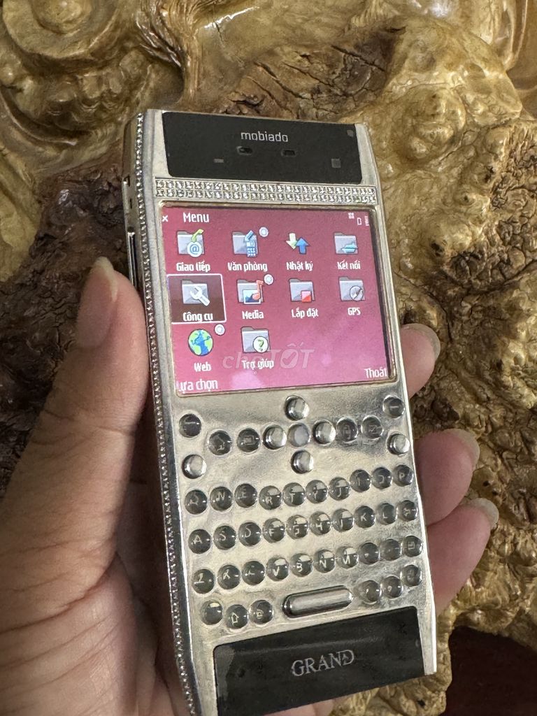 Nokia E71 chế tác.Mobiado grand Z.đính đá đẹp.Gluu