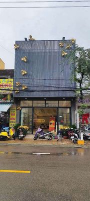Cho thuê văn phòng view siêu đỉnh ngay trung tâm sầm uất nhất Tam Kỳ.. Cho thuê văn phòng, mặt bằng kinh doanh tại Thành phố Tam Kỳ Quảng Nam được đăng bởi PHAN THIÊN HOÀNG
