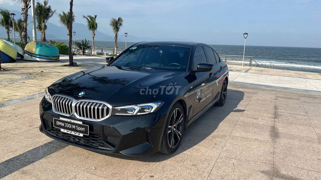BMW 3 Series 2023 330i M Sport - 36000 km. Mua bán Ô tô tại Quận Liên Chiểu Đà Nẵng được đăng bởi Anh Quy hình 3