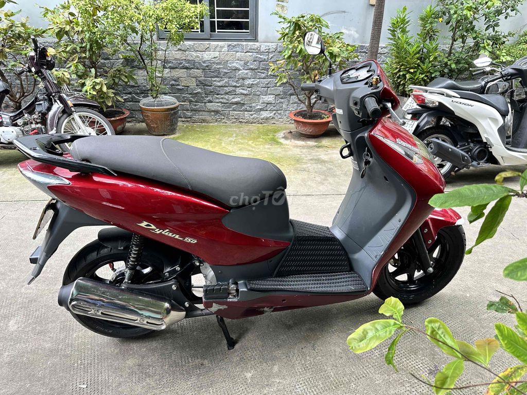 Honda Dylan 2024 красный, хозяин, в отличном состоянии, не вскрывался