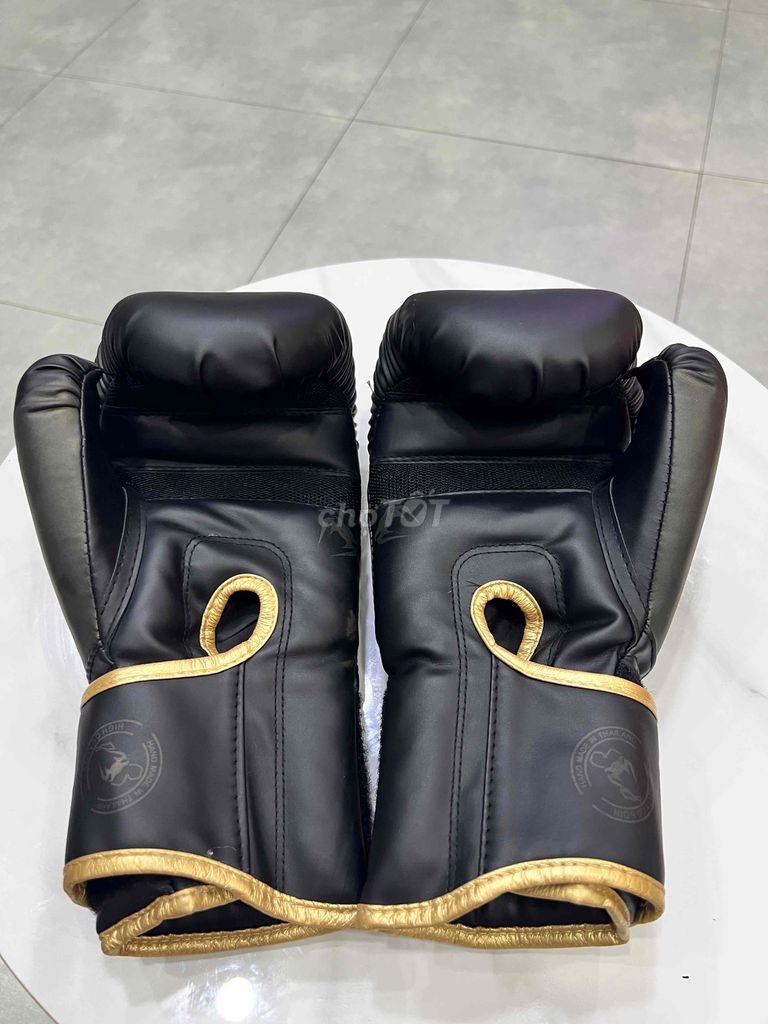 Găng tay Boxing Venum Elite 12oz