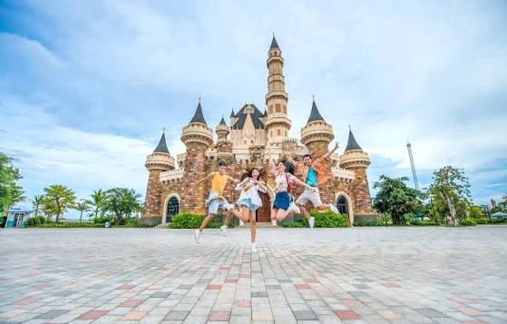 Tour VinWonders Nam Hội An 1 ngày Đà Nẵng. Du lịch tại Quận Ngũ Hành Sơn Đà Nẵng được đăng bởi DANAGO Travel ™ hình 1
