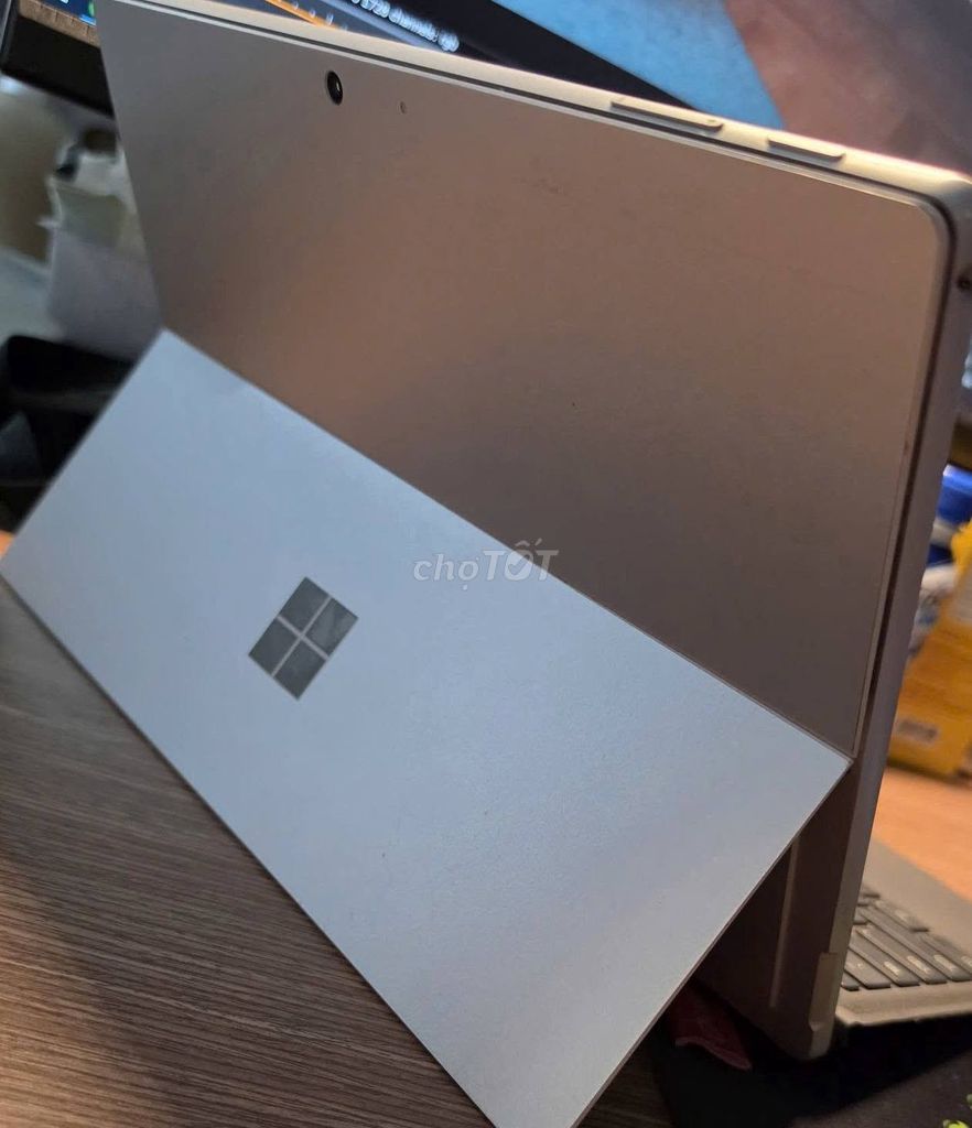 Microsoft Surface Pro Bạc. Mua bán Máy tính bảng tại Quận 1 Tp Hồ Chí Minh được đăng bởi Hội Đồ Điện Tử hình 1
