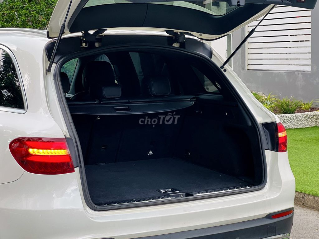 ❤️MERCEDES GLC250 4MATIC 2018 – TRẮNG SIÊU ĐẸP. Mua bán Ô tô tại Quận 7 Tp Hồ Chí Minh được đăng bởi Tri Mercedes DNZ hình 11