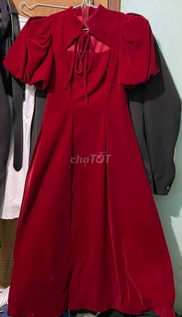 Đầm nữ Vải dày dặn Đỏ đô. Mua bán Quần áo tại Huyện Duy Xuyên Quảng Nam được đăng bởi Thanh thủy Phạm thị hình 1
