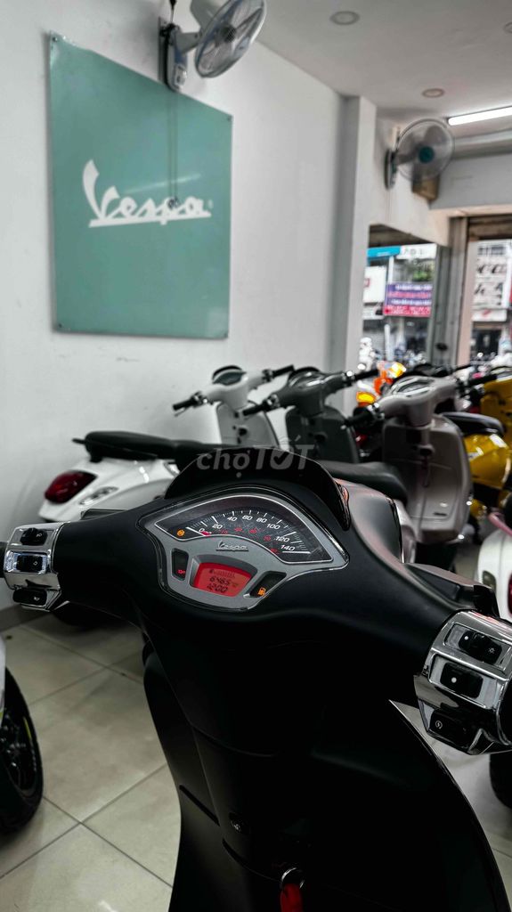 Vespa Sprint 2022 Đen Nhám chính chủ công chứng. Mua bán Xe máy tại Quận Phú Nhuận Tp Hồ Chí Minh được đăng bởi VESPA  PIAGGIO BẢO HƯNG Vespa cũ trả góp  hình 7