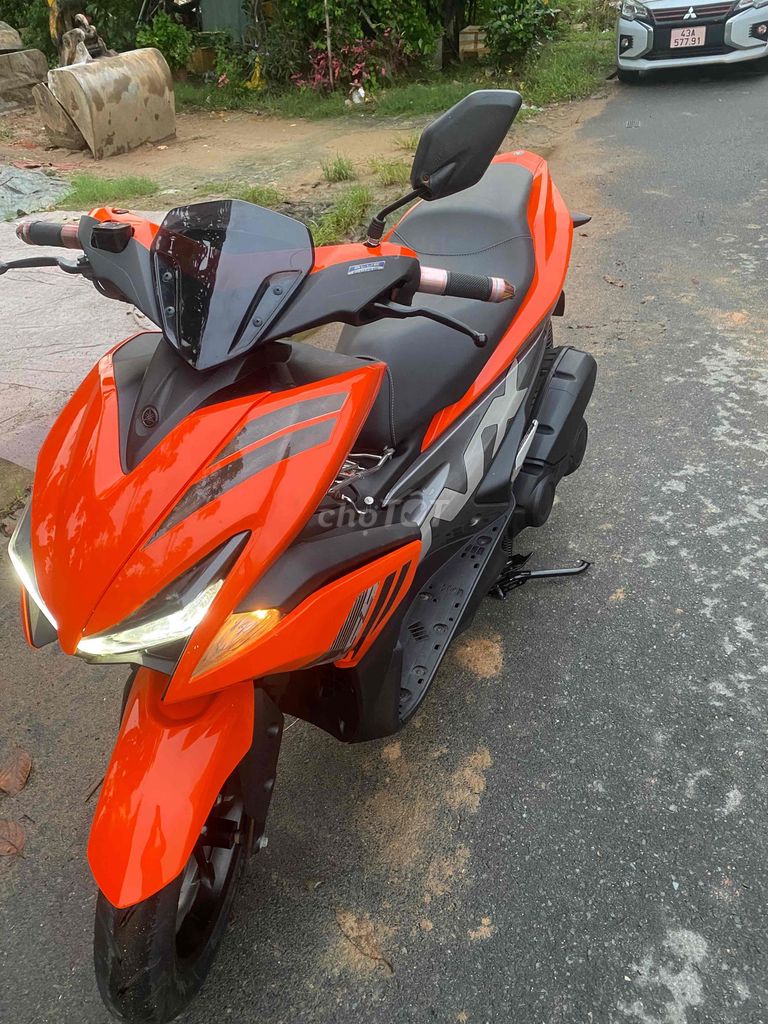 Yamaha NVX 125cc автомат, оранжево-серый