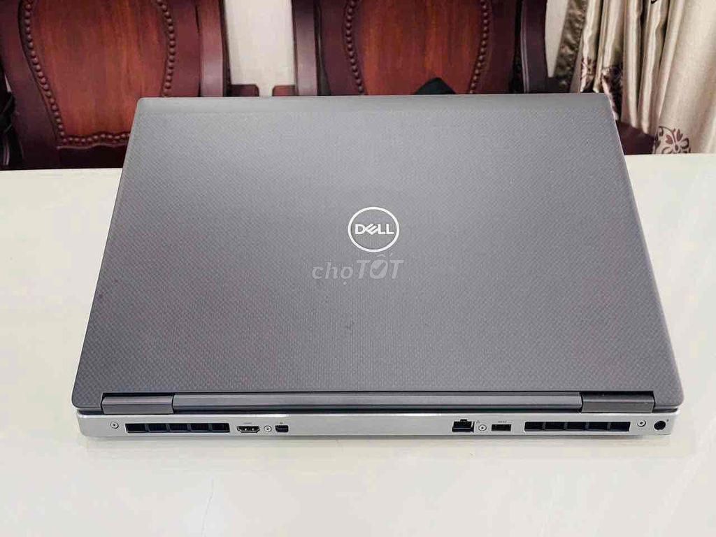 Dell precision 7740 :i7-9850H/32/ssd 1Tb /17.3