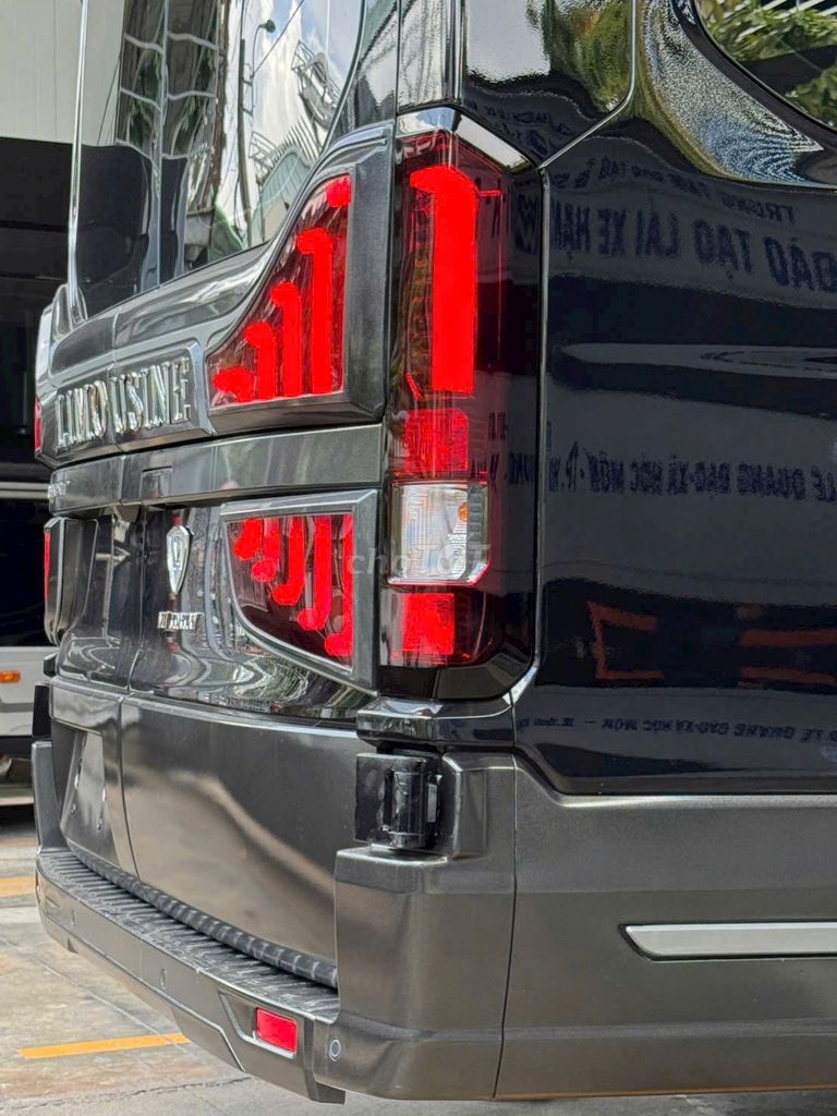 Ford Transit 2025 Limousine 12S. Mua bán Ô tô tại Quận 3 Tp Hồ Chí Minh được đăng bởi Lương Hoàng Long hình 4