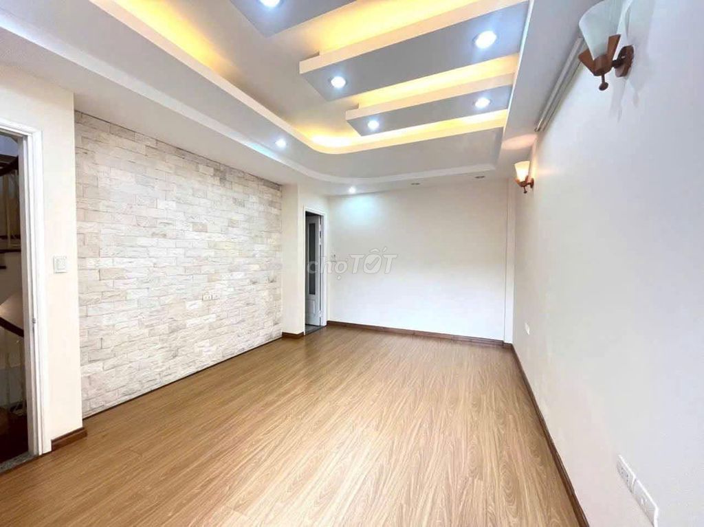 Частный дом на Дой Кан, Ба Динь, 3 спальни, 40м² х 5 этажей