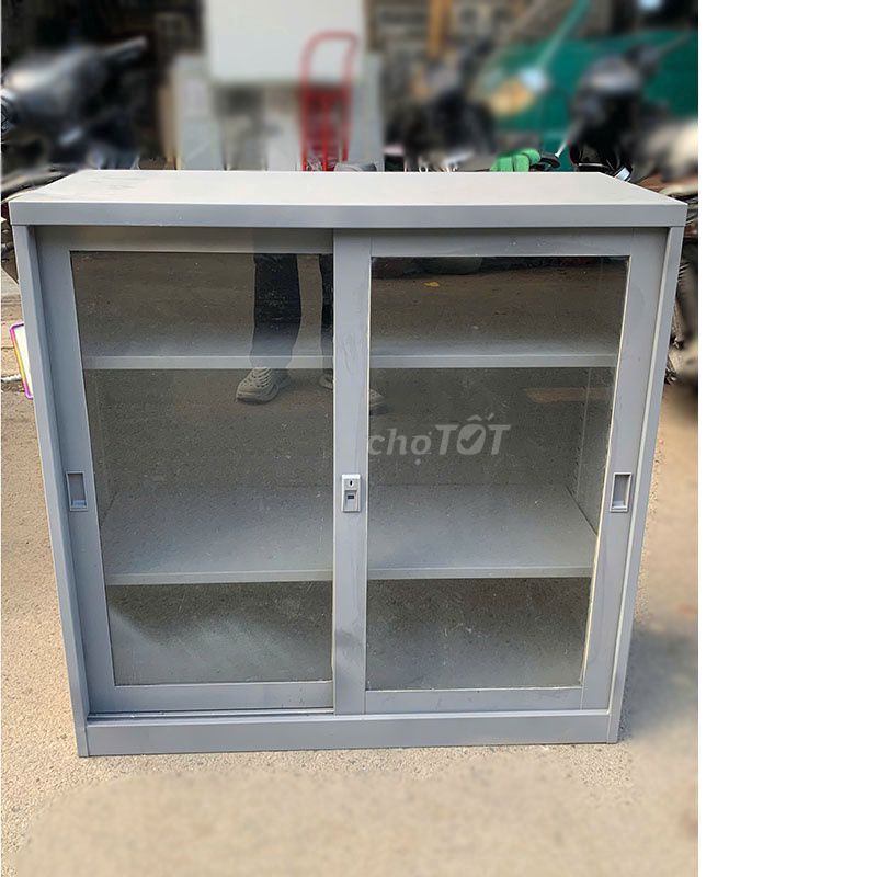 Tủ Hồ Sơ Sắt Kính Xám Đẹp 90%. Mua bán Đồ dùng văn phòng tại Huyện Bình Chánh Tp Hồ Chí Minh được đăng bởi MỸ HOA Thanh Lý  hình 1