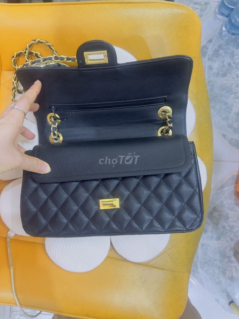 Túi xách nữ da đen thanh lịch. Mua bán Túi xách tại Quận Thanh Xuân Hà Nội được đăng bởi Selena Shop hình 1