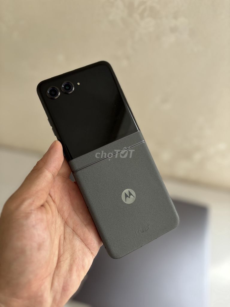 razr 50 2024 lock mỹ. Mua bán Điện thoại tại Quận Gò Vấp Tp Hồ Chí Minh được đăng bởi hoang hình 3