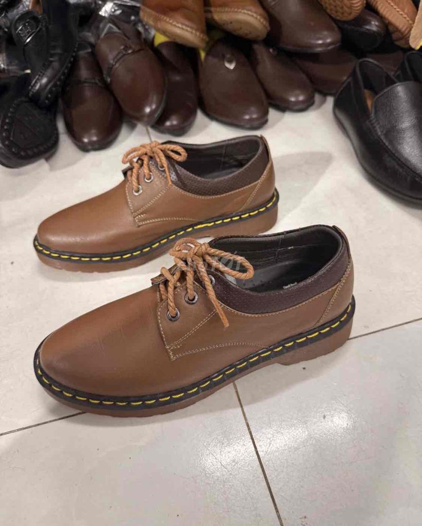 Giày da nam khâu thủ công màu Nâu size 40. Mua bán Giày dép tại Huyện Bình Chánh Tp Hồ Chí Minh được đăng bởi Kim loan hình 1