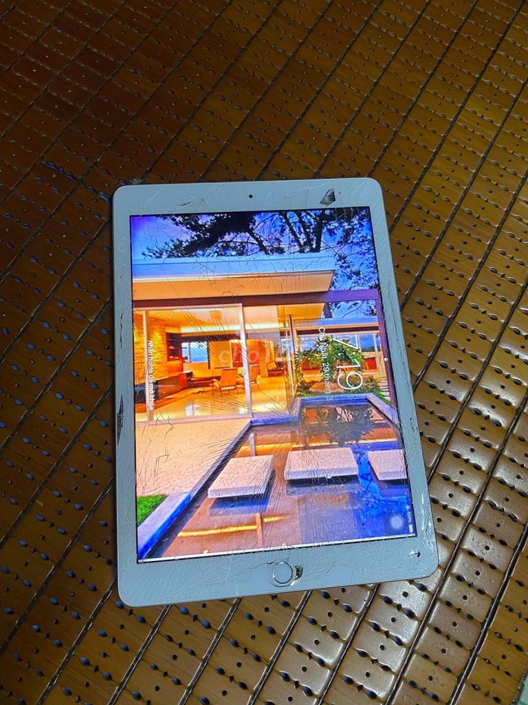 Apple A1893 Bạc Hỏng màn hình. Mua bán Máy tính bảng tại Huyện Nhà Bè Tp Hồ Chí Minh được đăng bởi alo hình 1
