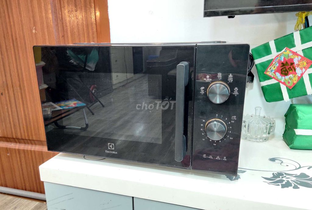 Lò vi sóng Electrolux 23L Đen. Mua bán Bếp, lò, đồ điện nhà bếp tại Huyện Thanh Trì Hà Nội được đăng bởi ĐOÀN DỰ hình 1