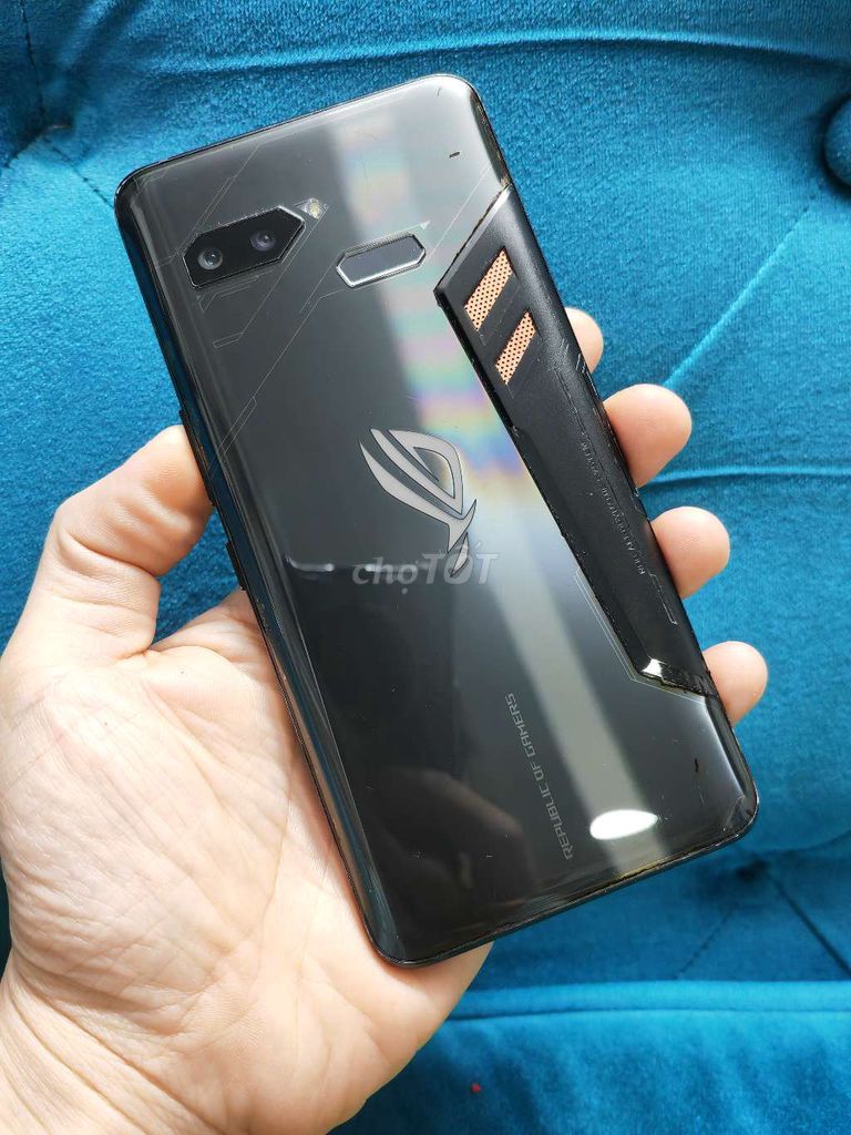 Bán 2 máy gaming phone rog 1 và black shark helo