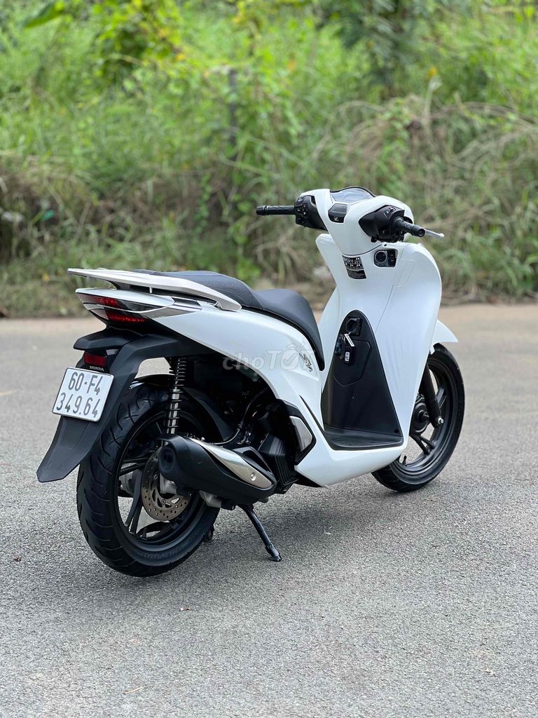 Shvn 125Cbs Trắng Đen Sporty 2023 Uỷ Quyền Có Góp🎉. Mua bán Xe máy tại Thành phố Biên Hòa Đồng Nai được đăng bởi Xe Máy Phát Đồng hình 3