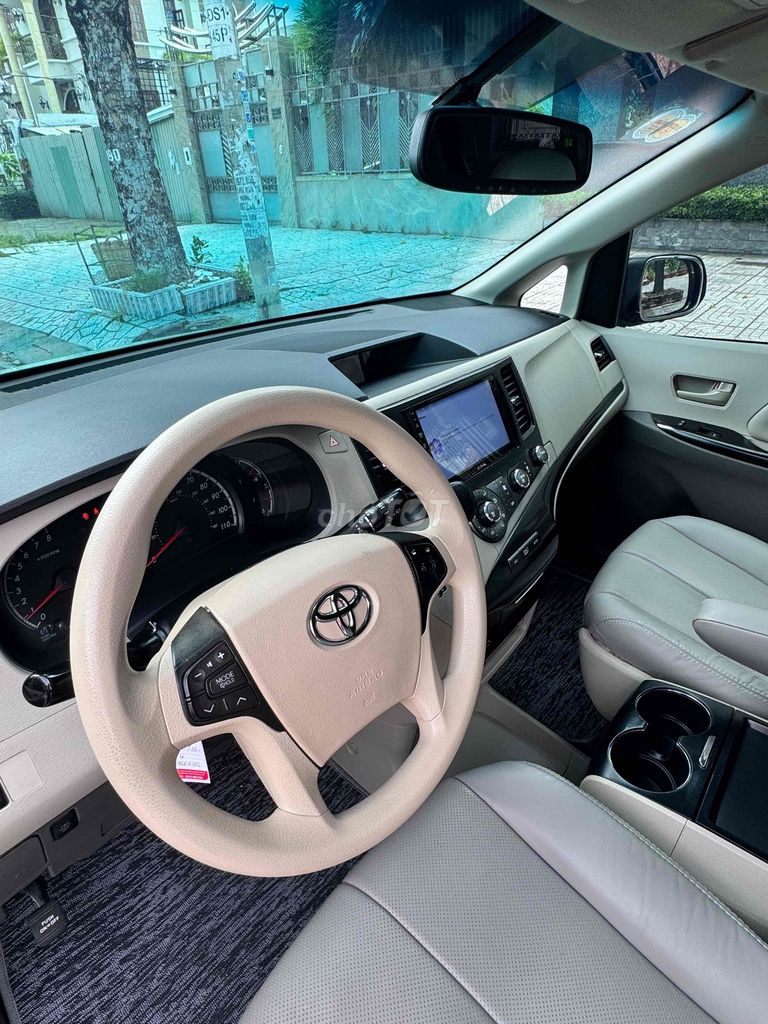 Toyota Sienna 2010 bản LE 2 cửa điện - 80000 km. Mua bán Ô tô tại Quận Bình Tân Tp Hồ Chí Minh được đăng bởi tài hình 18