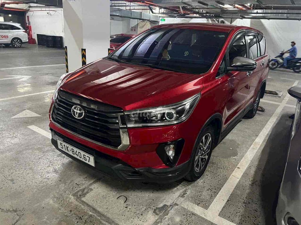 Toyota Innova Venturer 2.0 G tự động 2021