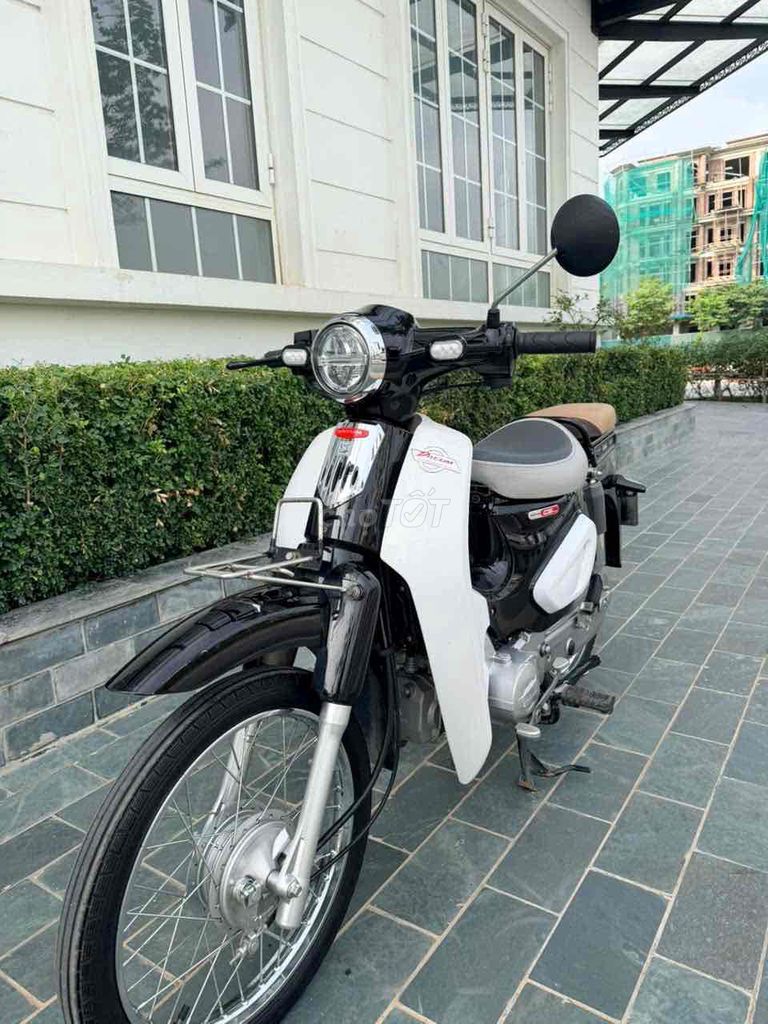 cần bán ￼ub 50cc 2024 Đen trắn