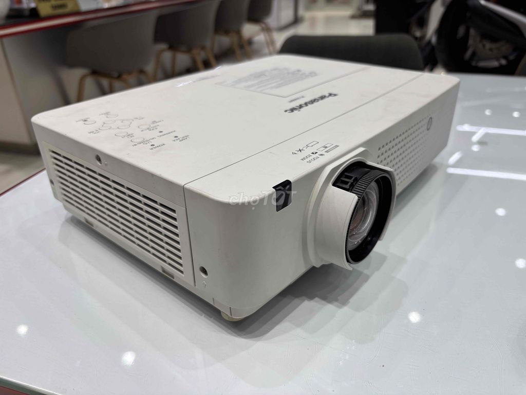 Máy chiếu Panasonic PT-VX400NT Trắng. Mua bán Đồ dùng văn phòng tại Thị xã Tân Uyên Bình Dương được đăng bởi Nhật Khánh hình 1