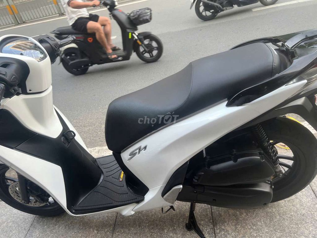 Honda SH 150 2015 mới 90% Bstp chính chủ. Mua bán Xe máy tại Quận Tân Phú Tp Hồ Chí Minh được đăng bởi Tuanduy hình 2
