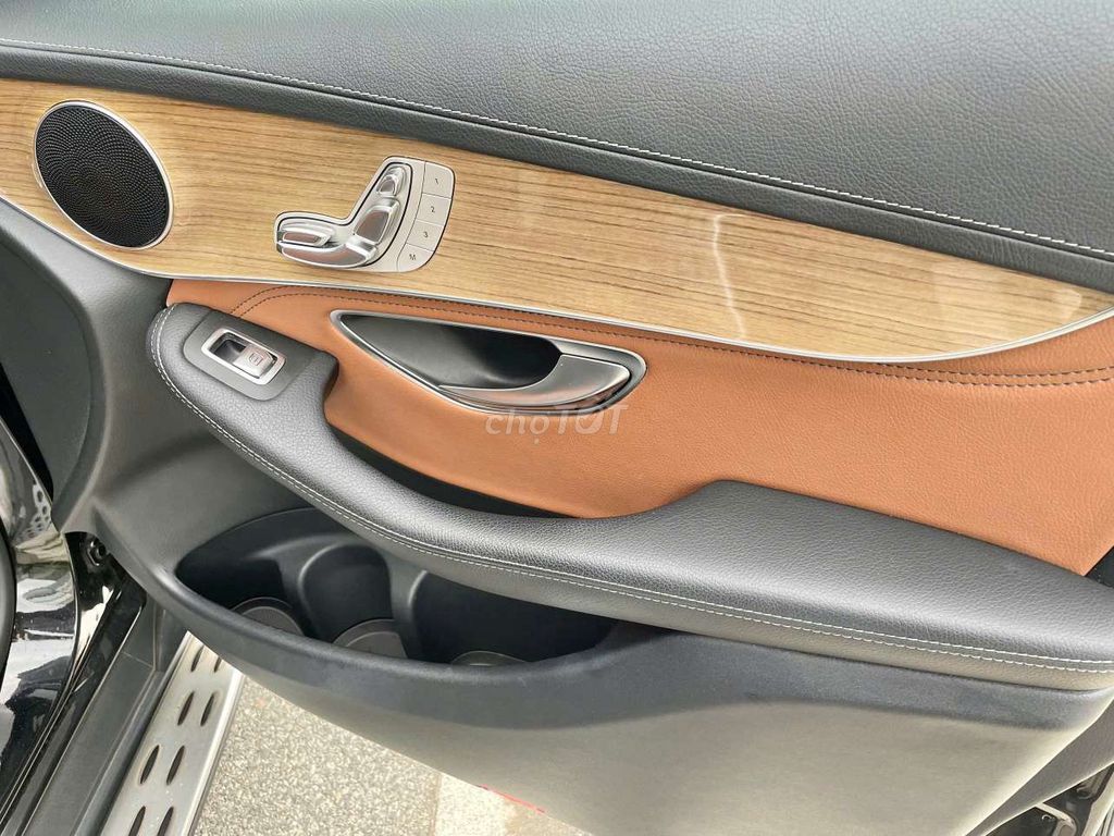 MERCEDES GLC250. Mua bán Ô tô tại Thành phố Thủ Đức Tp Hồ Chí Minh được đăng bởi Ms Hiệp  hình 14