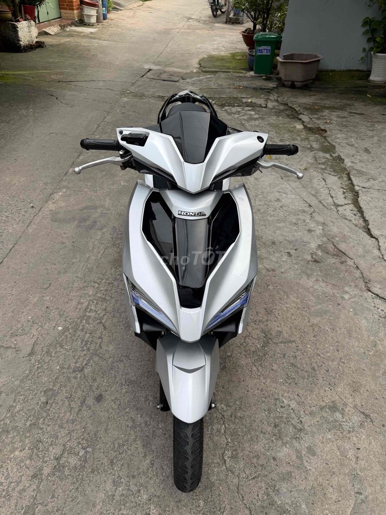 Honda Air Blade 125cc bạc postro