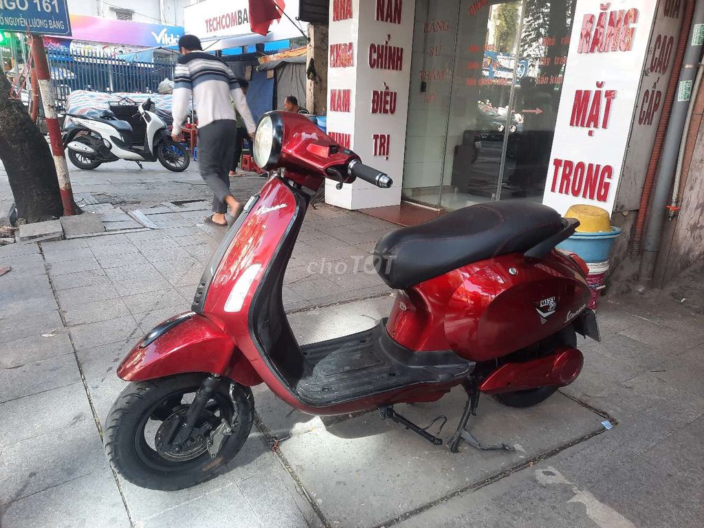 Xe  điện Vespa nhập khẩu màu Đỏ đủ biển và đk. Mua bán Xe điện tại Quận Đống Đa Hà Nội được đăng bởi Luuducthang hình 5
