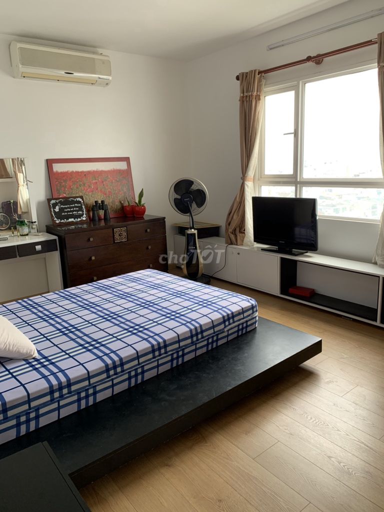 Быстрая продажа квартиры Nguyen Gia Tri (старая улица D2) в Биньтхани - 62 м², 2 спальни