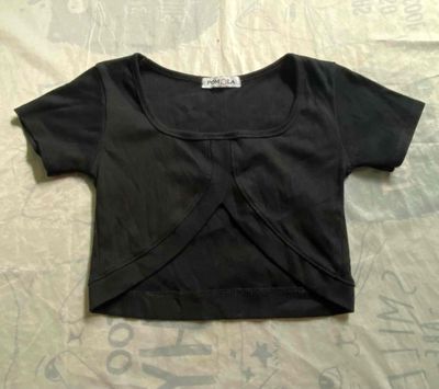 croptop kiểu. Mua bán Quần áo tại Quận 4 Tp Hồ Chí Minh được đăng bởi Như Ý