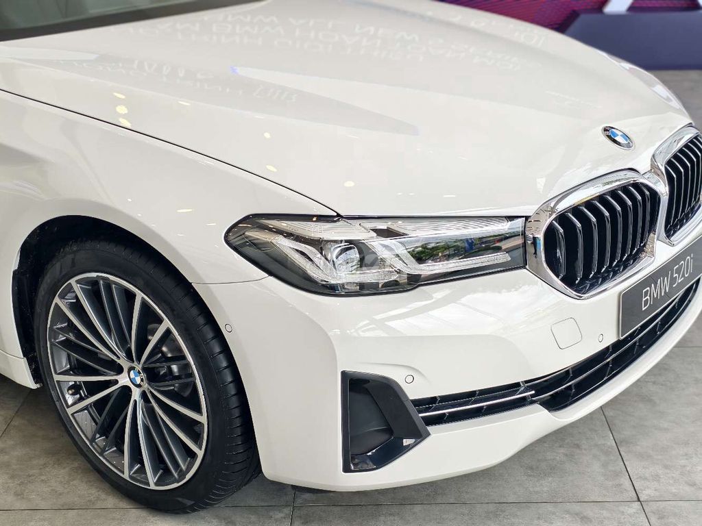 BMW 520i G30 LCI Lăn bánh thấp hơn giá niêm yết. Mua bán Ô tô tại Quận Bình Tân Tp Hồ Chí Minh được đăng bởi Trung Nguyễn BMW HCM hình 4