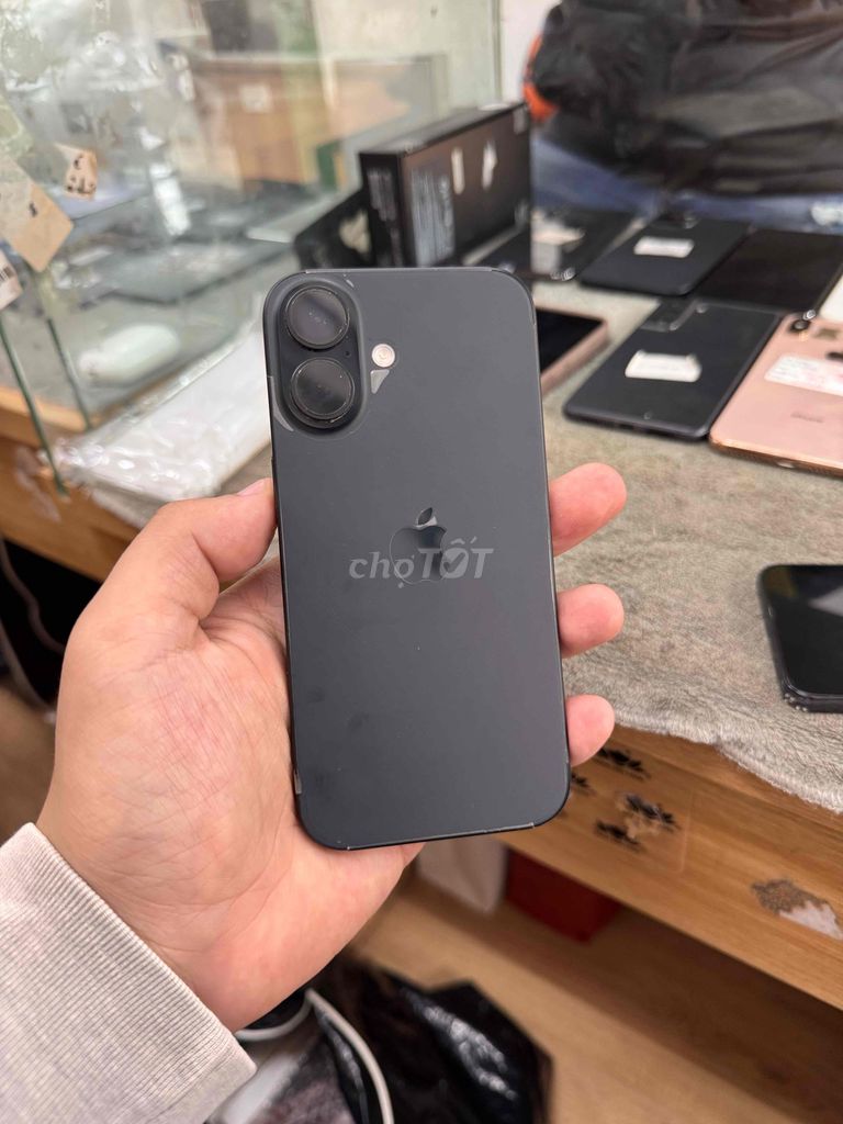 Apple iPhone 16 128GB Đen. Mua bán Điện thoại tại Quận Đống Đa Hà Nội được đăng bởi  HT Mobie Trả góp nợ xáu bao duyệt hình 1