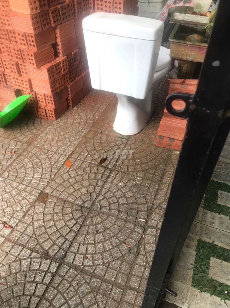 Bồn cầu Sứ Trắng đã qua sử dụng. Mua bán Thiết bị vệ sinh, nhà tắm tại Quận Ngũ Hành Sơn Đà Nẵng được đăng bởi Nhuận Vân hình 1