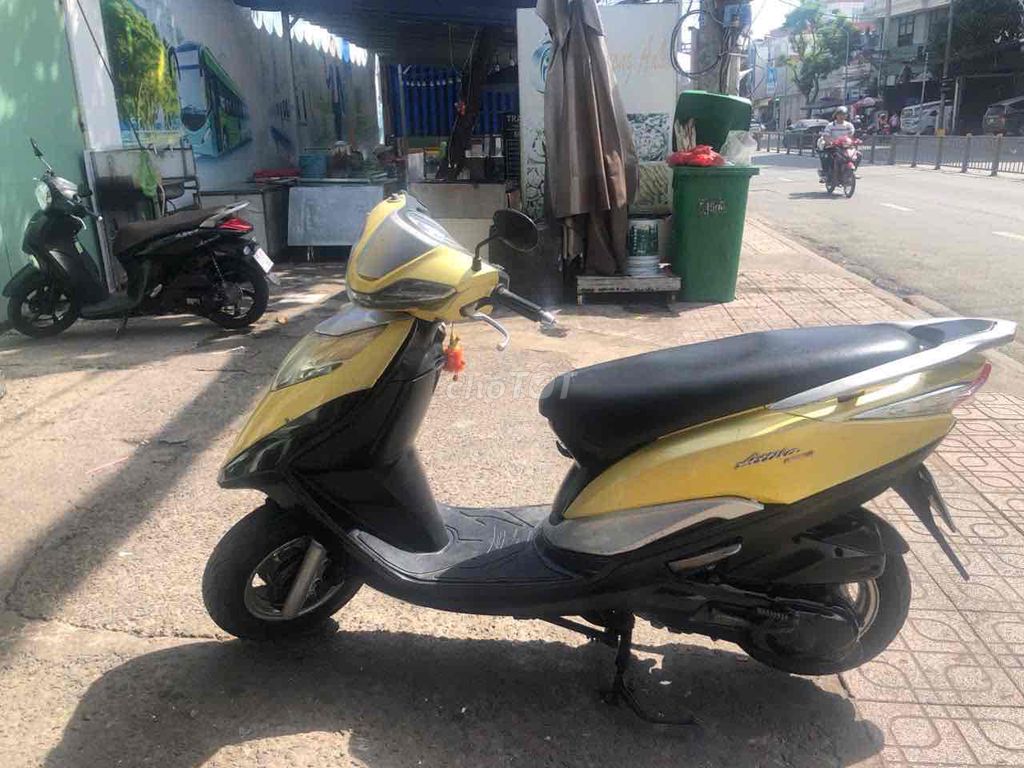 SYM Attila 2010 màu Vàng đen. Mua bán Xe máy tại Quận 7 Tp Hồ Chí Minh được đăng bởi Le tan cang hình 3