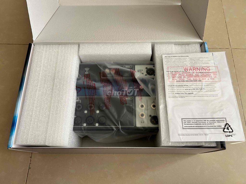 Mixer số Soundcraft Ui12 hàng PGI mới nguyên hộp. Mua bán Tivi, Âm thanh tại Quận 3 Tp Hồ Chí Minh được đăng bởi Huy hình 1
