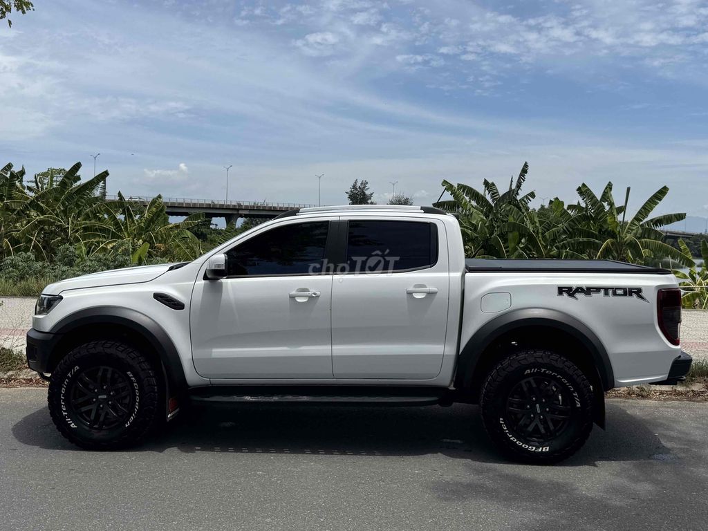 Ford Raptor 2022 Белый 118.000 км