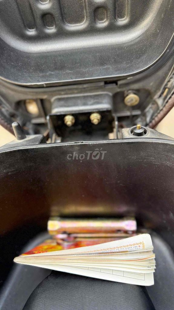 [Như mới 100%]👉 Sym Shark bản Fi 2014. Odo12.900km. Mua bán Xe máy tại Quận Bình Tân Tp Hồ Chí Minh được đăng bởi BÙI TIẾN DŨNG hình 8