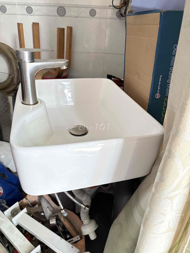 Chậu rửa mặt Sứ Trắng Mới. Mua bán Thiết bị vệ sinh, nhà tắm tại Quận Tân Phú Tp Hồ Chí Minh được đăng bởi Chúng Cháu Đi Tìm Bác hình 1