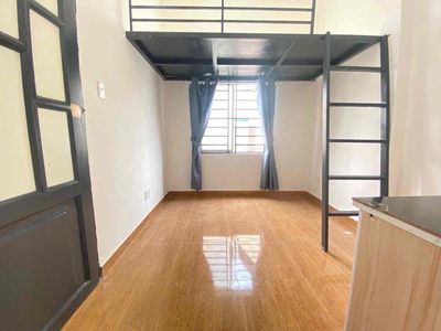 PHÒNG CÓ GÁC CÓ THANG MÁY CỬA SỔ TRỜI GẦN ĐH CÔNG THƯƠNG AEON TÂN PHÚ