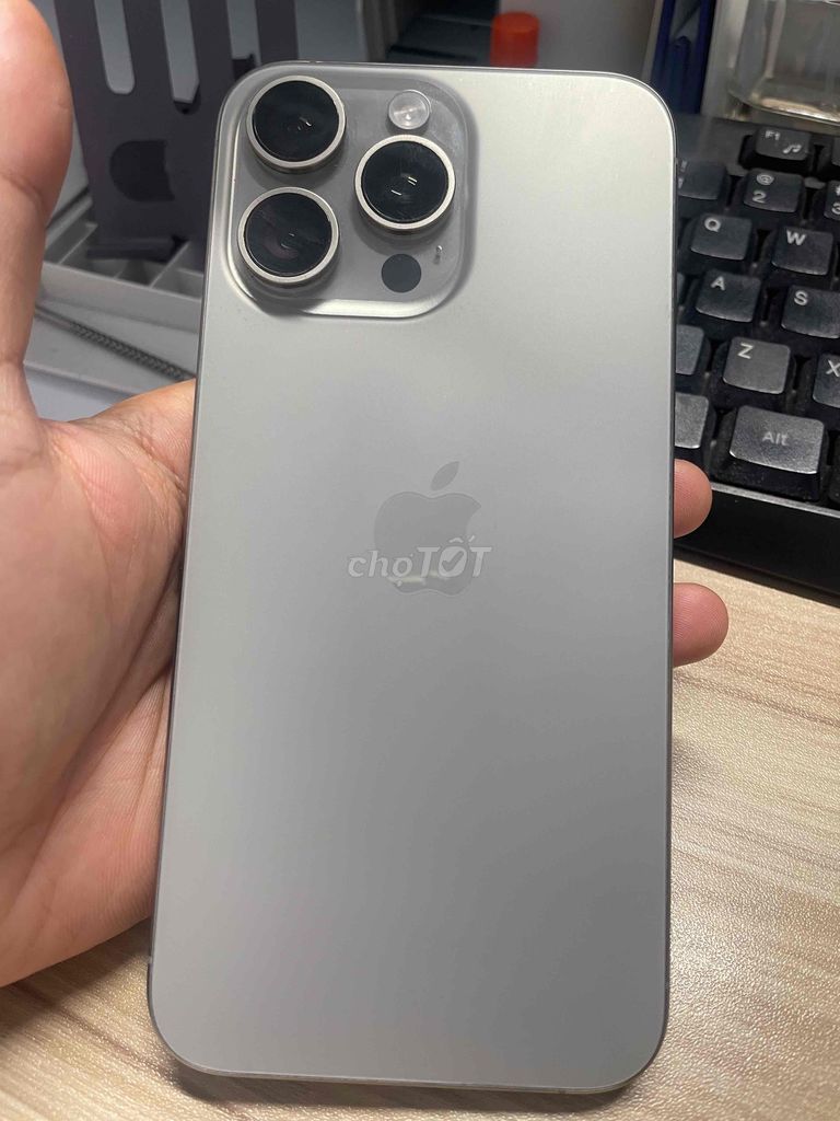 Apple iPhone 15 Pro Max Titan 256GB. Mua bán Điện thoại tại Huyện Mỏ Cày Nam Bến Tre được đăng bởi TRONG hình 1