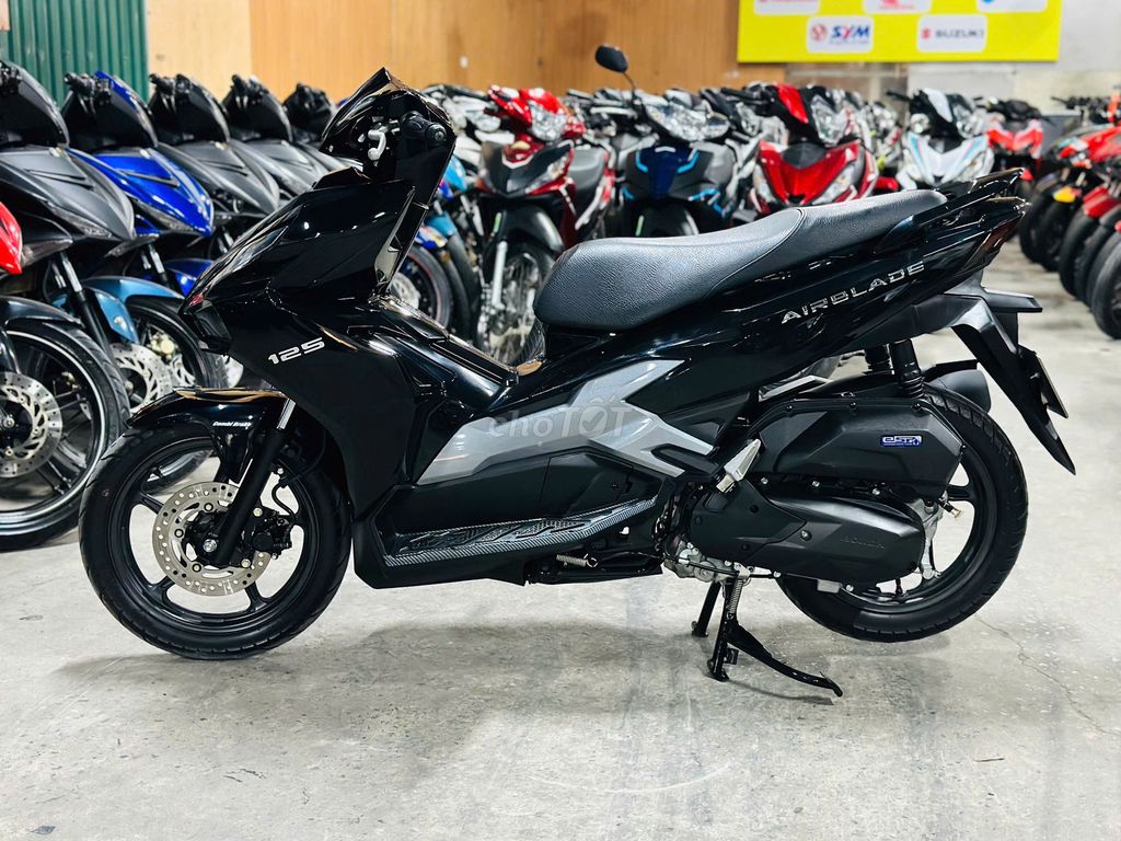 XE MÁYTHANHTÙNG_AIR BLADE 125 ĐEN BÓNG 2025 VỪA ĐK. Mua bán Xe máy tại Quận Nam Từ Liêm Hà Nội được đăng bởi THANH TÙNG hình 2