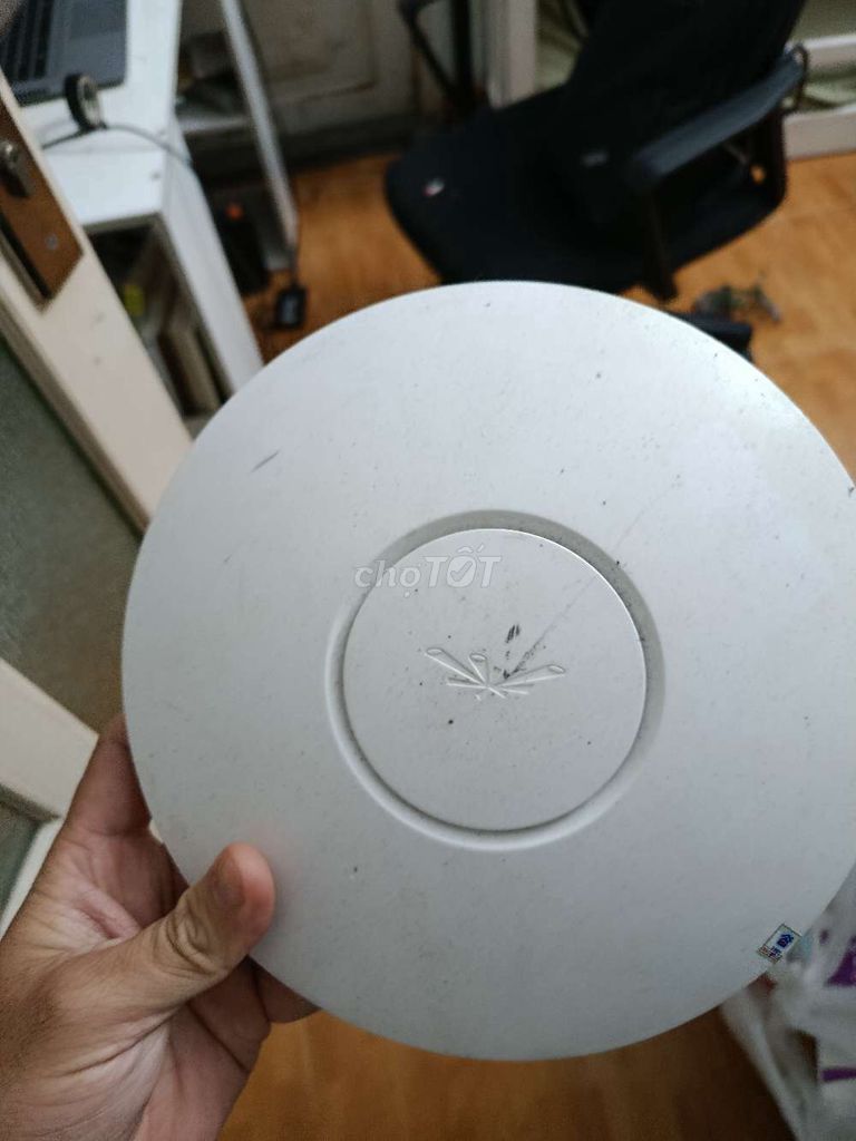 Thiết bị mạng Ubiquiti UniFi AP Pro. Mua bán Phụ kiện (Màn hình, Chuột...) tại Quận 4 Tp Hồ Chí Minh được đăng bởi Hoàng Tiến Đạt hình 1