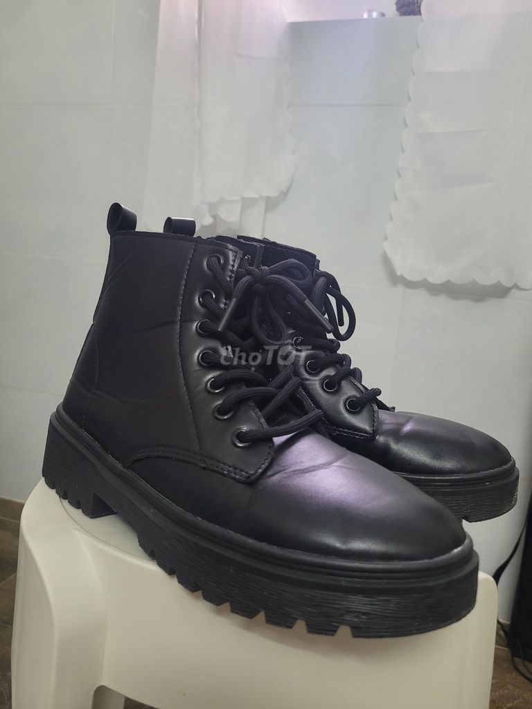 Giày bốt nữ Đen size 37-38 Mới. Mua bán Giày dép tại Quận 5 Tp Hồ Chí Minh được đăng bởi Quyen Hoang hình 1